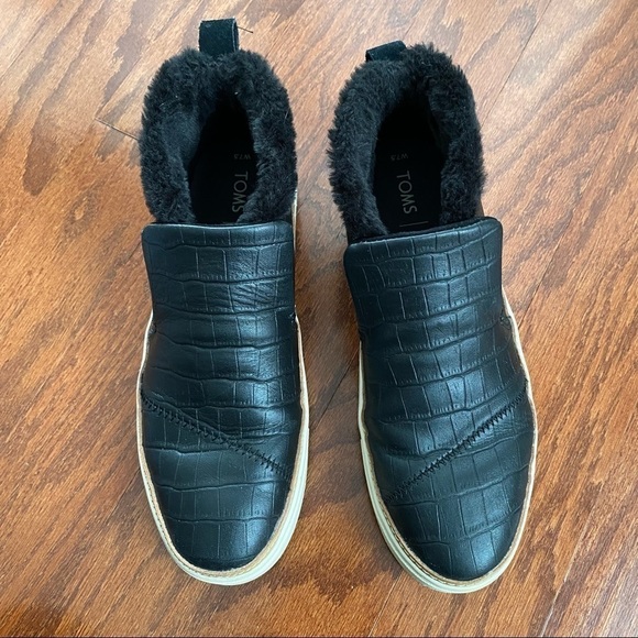 Toms Black Croc Embossed Leather Paxton Sherpa Lined Slip-On Sneaker, 7.5 - Picture 4 of 15
